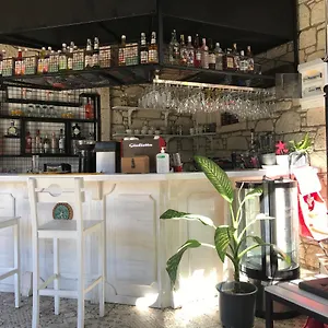 2* Oda ve Kahvaltı Alaris